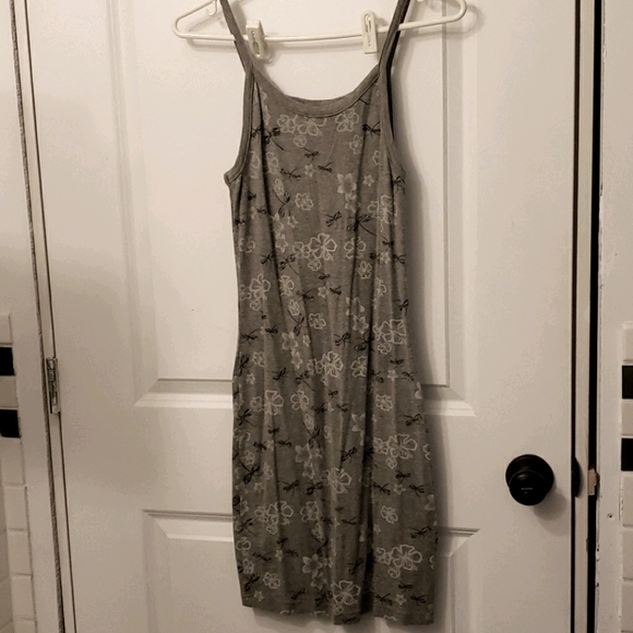 Ladies night gown - Picture 1 of 8
